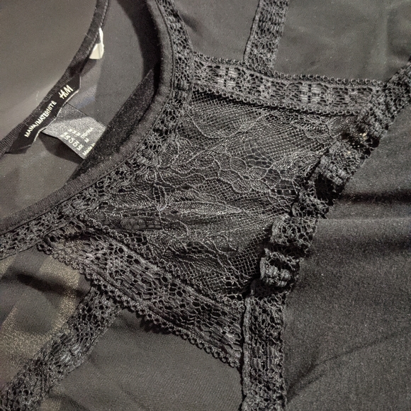 Maternity - Semi-sheer top - Picture 3 of 7